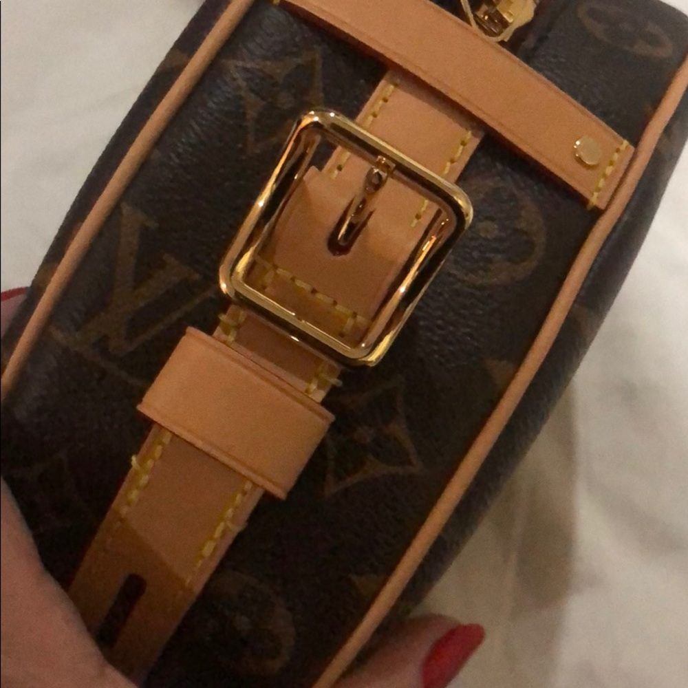 Louis Vuitton cross body - Picture 4 of 8